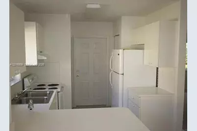 917 SW 8th Pl, Florida City, FL 33034 - Photo 5