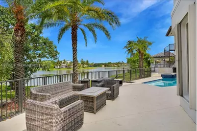 14332 Ardoch Pl, Miami Lakes, FL 33016 - Photo 7