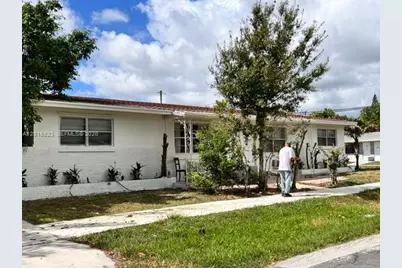 901 SW 4th Ter, Hallandale Beach, FL 33009 - Photo 1