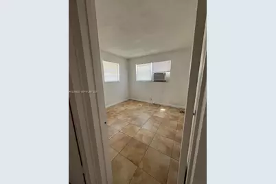 901 SW 4th Ter, Hallandale Beach, FL 33009 - Photo 15