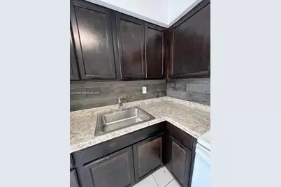 901 SW 4th Ter, Hallandale Beach, FL 33009 - Photo 13