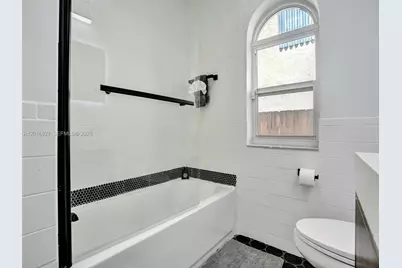 1128 Tyler St, Hollywood, FL 33019 - Photo 33