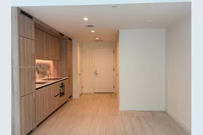 77 SE 5th St #2010, Miami, FL 33131 - Photo 3