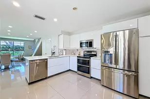 952 Sevilla Cir, Weston, FL 33326 - Photo 1