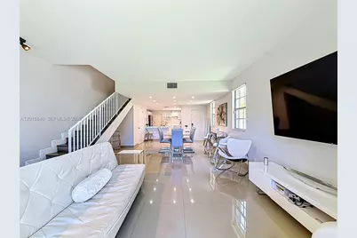 952 Sevilla Cir, Weston, FL 33326 - Photo 9