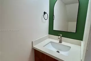2762 W 60th St, Hialeah, FL 33016 - Photo 7