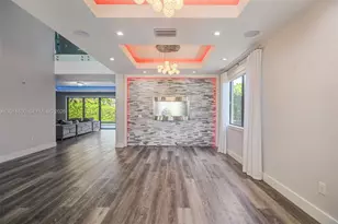18101 NW 85th Ave, Hialeah, FL 33015 - Photo 21