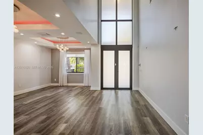 18101 NW 85th Ave, Hialeah, FL 33015 - Photo 17