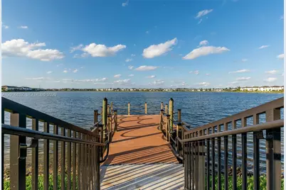 8915 NW 161st Ter, Miami Lakes, FL 33018 - Photo 35