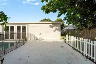 4301 NW 35th Ave, Lauderdale Lakes, FL 33309 - Photo 19