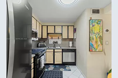 9820 S Hollybrook Lake Dr #208, Pembroke Pines, FL 33025 - Photo 5