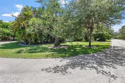 7800 SW 132nd St, Pinecrest, FL 33156 - Photo 3