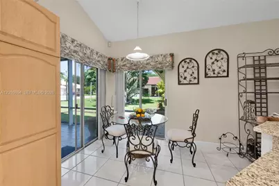 701 SW 93rd Ter, Pembroke Pines, FL 33025 - Photo 17