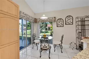 701 SW 93rd Terrace, Pembroke Pines, FL 33025 - Photo 17