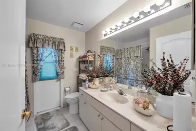 701 SW 93rd Ter, Pembroke Pines, FL 33025 - Photo 23