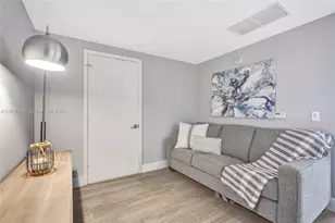 121 NE 34th St, Miami, FL 33137 - Photo 21