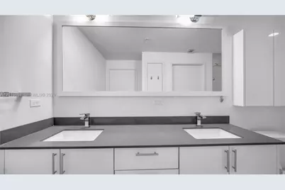 999 SW 1st Ave #2009, Miami, FL 33130 - Photo 15