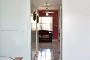 8851 Sunrise Lakes Blvd, Sunrise, FL 33322 - Photo 17
