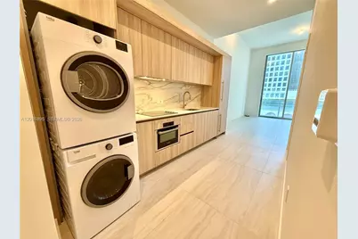 77 SE 5 St #1213, Miami, FL 33131 - Photo 3