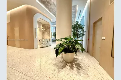 77 SE 5 St #1213, Miami, FL 33131 - Photo 37