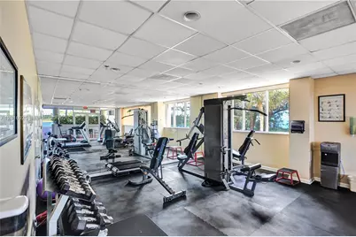 6422 Collins Ave #1402, Miami Beach, FL 33141 - Photo 25