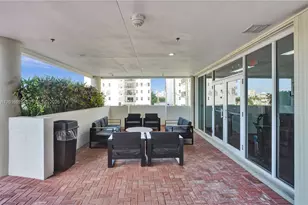 6422 Collins Ave, Miami Beach, FL 33141 - Photo 15