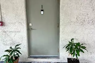 1701 NE 115th St, Miami, FL 33181 - Photo 3