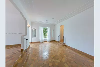 1082 NE 89th St, Miami, FL 33138 - Photo 5