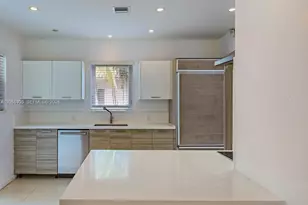 1082 NE 89th St, Miami, FL 33138 - Photo 11