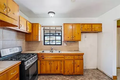 2400 NW 181st Ter, Miami Gardens, FL 33056 - Photo 3