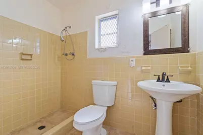 2400 NW 181st Ter, Miami Gardens, FL 33056 - Photo 37