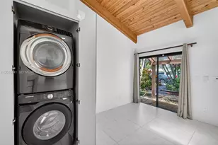 2619 S Parkview Dr, Hallandale Beach, FL 33009 - Photo 11
