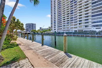 2619 S Parkview Dr, Hallandale Beach, FL 33009 - Photo 57