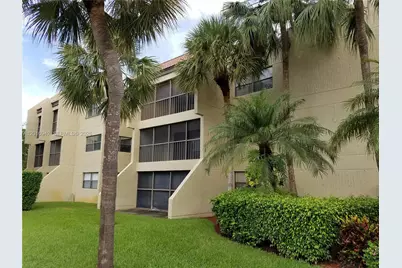220 Lakeview Dr #206, Weston, FL 33326 - Photo 1