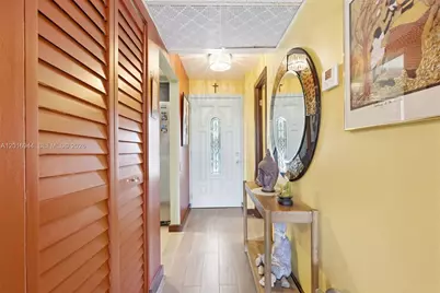 111 Royal Park Dr #2E, Oakland Park, FL 33309 - Photo 3