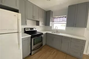 7011 Pembroke Rd, Pembroke Pines, FL 33023 - Photo 5