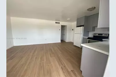 7011 Pembroke Rd #202, Pembroke Pines, FL 33023 - Photo 3