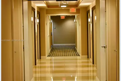 253 NE 2nd St #1402, Miami, FL 33132 - Photo 21