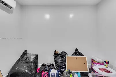 1121 N 71st Ave, Hollywood, FL 33024 - Photo 17