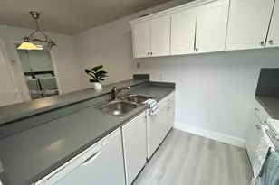 9106 SW 20th St, Davie, FL 33324 - Photo 21
