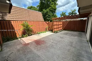 9106 SW 20th St, Davie, FL 33324 - Photo 3