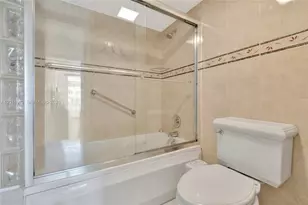 2401 Collins Ave, Miami Beach, FL 33140 - Photo 7