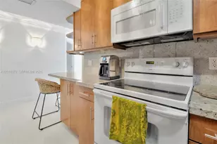 2401 Collins Ave, Miami Beach, FL 33140 - Photo 11