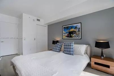31 SE 6th St #2205, Miami, FL 33131 - Photo 9