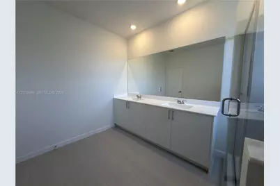 18426 SW 2nd St, Pembroke Pines, FL 33029 - Photo 11