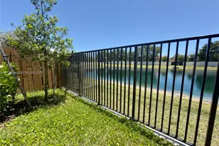 18426 SW 2nd St, Pembroke Pines, FL 33029 - Photo 21