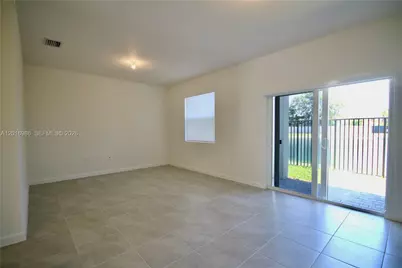 18426 SW 2nd St, Pembroke Pines, FL 33029 - Photo 7