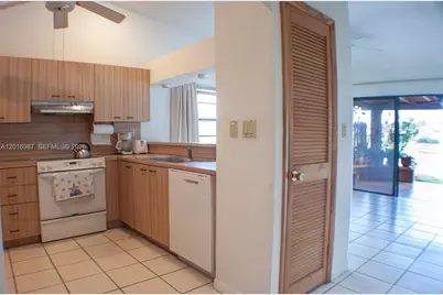 17523 NW 66th Ct, Hialeah, FL 33015 - Photo 9