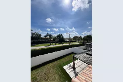1401 NW 187th Ave, Pembroke Pines, FL 33029 - Photo 55