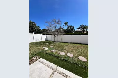 1401 NW 187th Ave, Pembroke Pines, FL 33029 - Photo 25